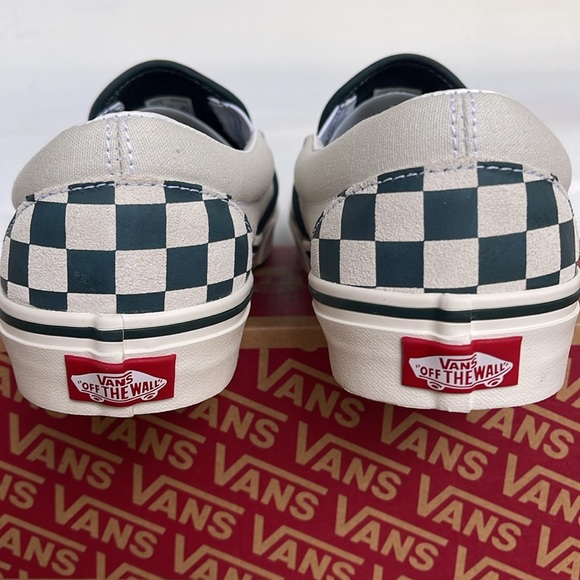 Vans Men’s Classic Slip-On
Checkerboard Green/True White 
VN000BVZBGN
Sneakers - Picture 14 of 16